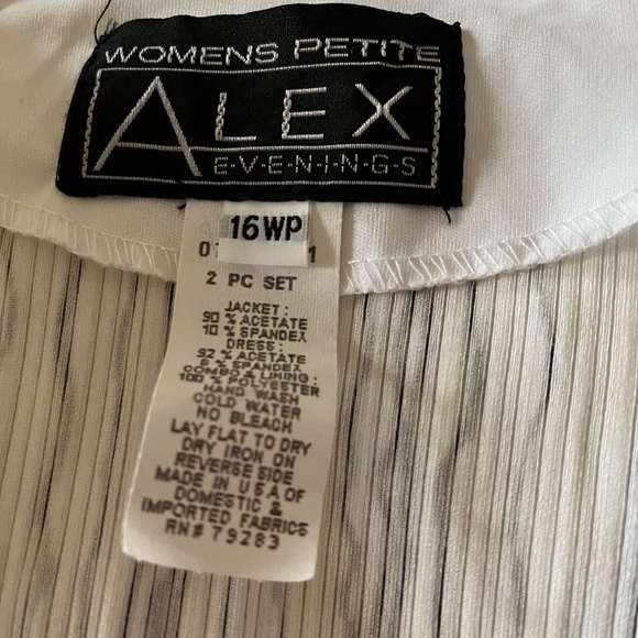 Evening gown - Picture 3 of 3